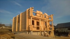 сруб дома из бруса